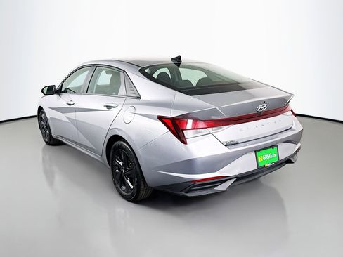 Used 2023 Hyundai Elantra SEL w/ Preferred Accessory Package image 7