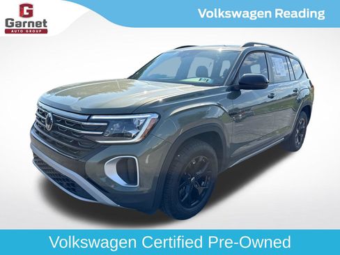 Certified 2025 Volkswagen Atlas Peak Edition SE AWD/4WD image 1