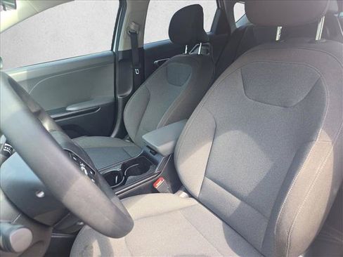 Used 2025 Kia K4 FWD image 15