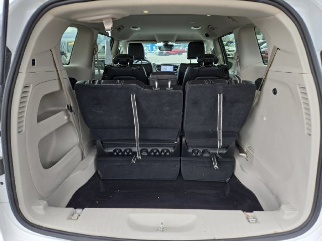 Used 2024 Chrysler Pacifica Touring-L FWD image 36