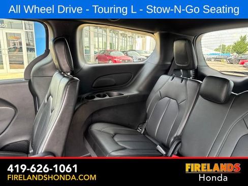 Used 2023 Chrysler Pacifica Touring-L w/ S Appearance Package AWD/4WD image 33