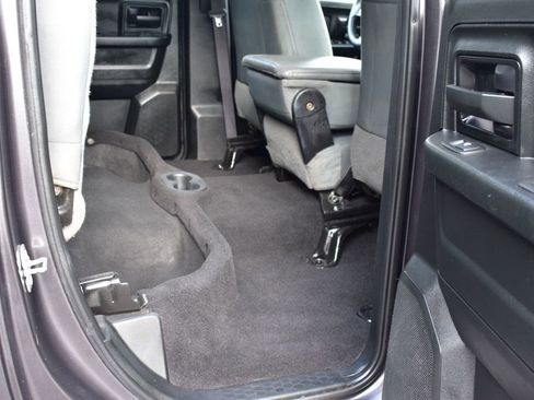 Used 2018 RAM 1500 Express image 24