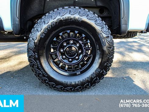 Used 2024 GMC Sierra 2500 AT4X w/ AT4X AEV Edition image 16