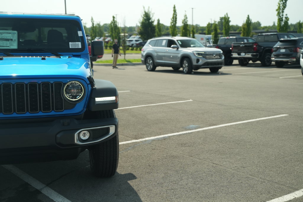 New 2026 Jeep Gladiator Sport AWD/4WD image 42