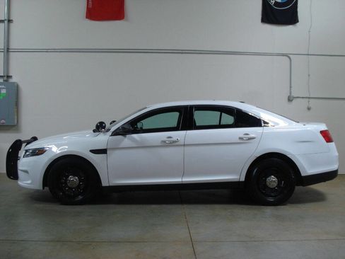 Used 2016 Ford Taurus Police Interceptor AWD w/ Ready For The Road Package image 8