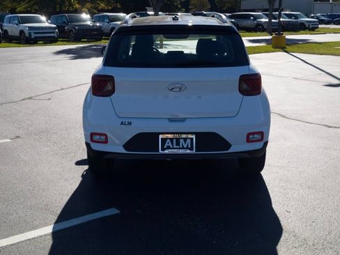 New 2026 Hyundai Venue SEL FWD image 6
