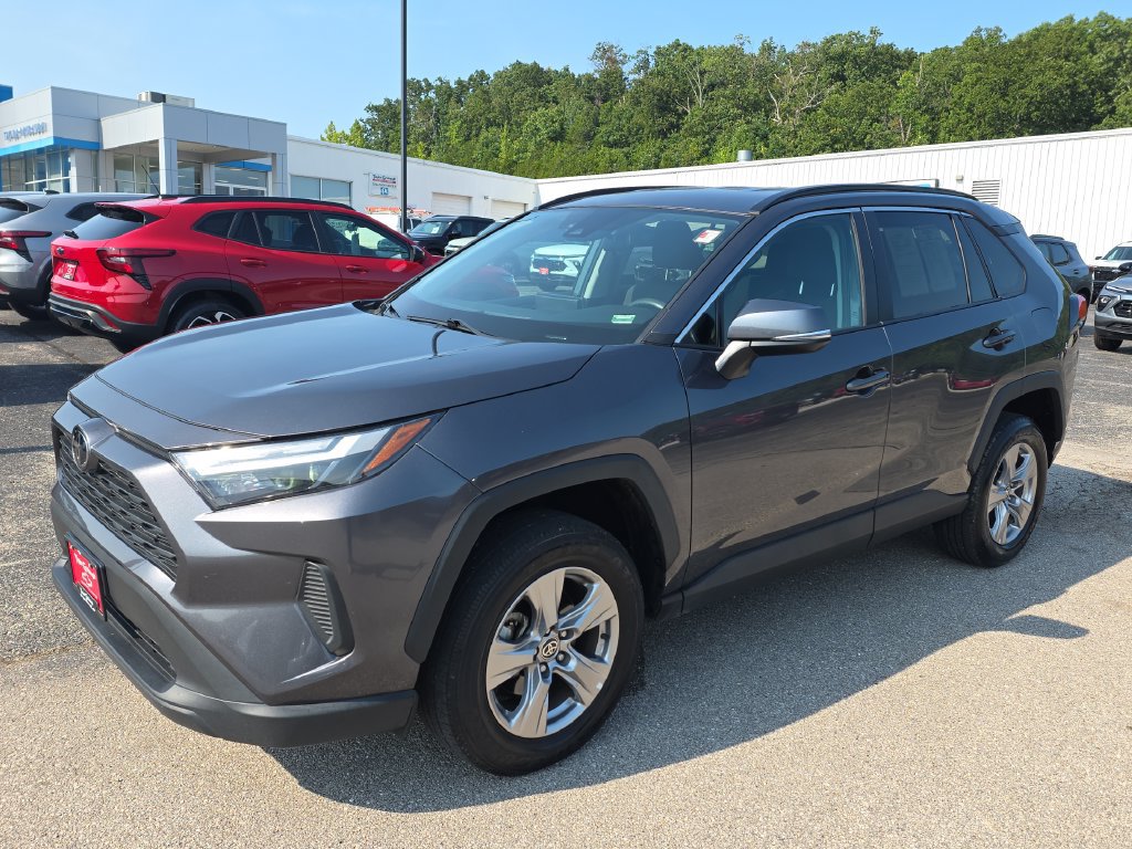 Used 2024 Toyota RAV4 XLE AWD/4WD image 4