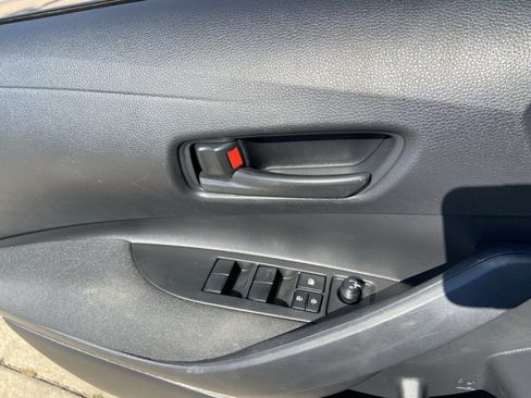 Used 2025 Toyota Corolla LE FWD image 45