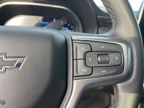 Used 2023 Chevrolet Suburban Z71 w/ Luxury Package image 21