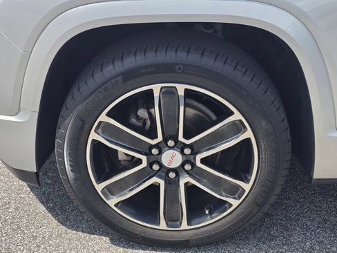 Used 2017 GMC Acadia Denali w/ Technology Package FWD image 27