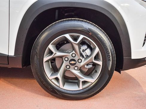 New 2026 Chevrolet Trax LT w/ Driver Confidence Package image 10