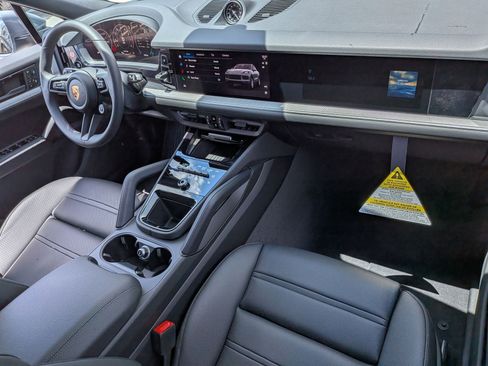 New 2026 Porsche Cayenne Coupe AWD/4WD image 27