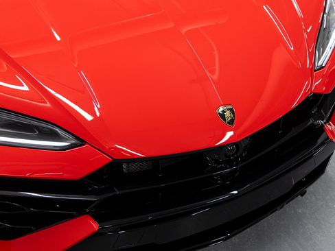 New 2026 Lamborghini Urus SE image 9