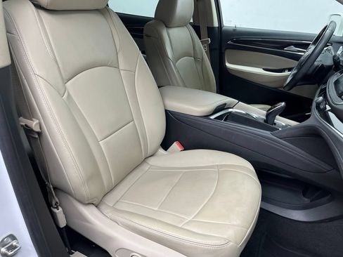 Used 2019 Buick Enclave Essence FWD image 23