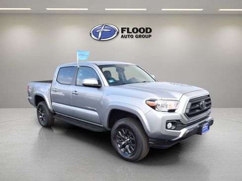 Used 2023 Toyota Tacoma SR5 AWD/4WD image 1