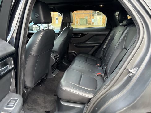 Used 2020 Jaguar F-PACE Premium image 10