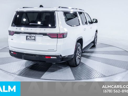 Used 2024 Jeep Wagoneer L Series II w/ Flexible Seating Group image 9