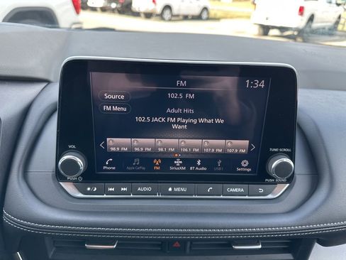 Used 2024 Nissan Rogue SV image 68