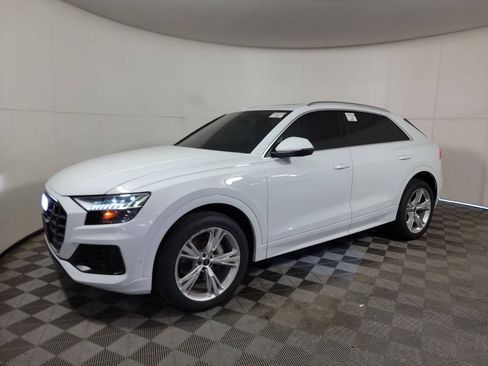 Used 2023 Audi Q8 Premium w/ Convenience Package AWD/4WD image 3