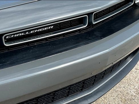 Used 2019 Dodge Challenger SXT RWD image 29