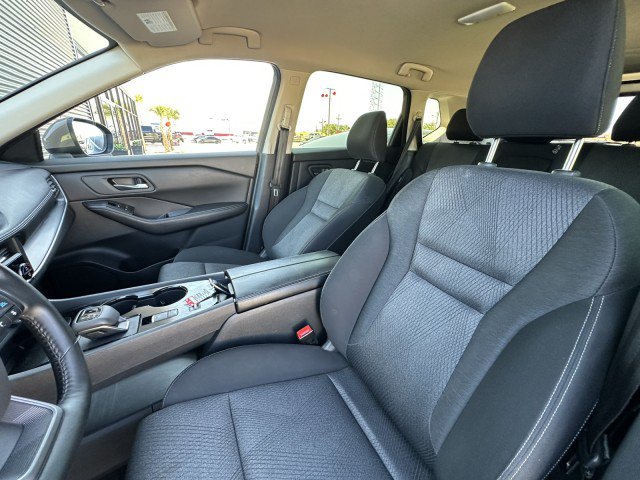 Used 2025 Nissan Rogue SV FWD image 13