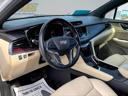 Used 2018 Cadillac XT5 Luxury w/ Driver Awareness Package AWD/4WD image 22