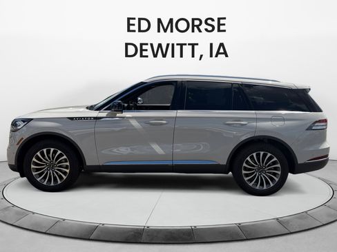 Used 2022 Lincoln Aviator Reserve w/ Equipment Group 201A AWD/4WD image 2