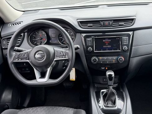 Used 2018 Nissan Rogue S AWD/4WD image 12