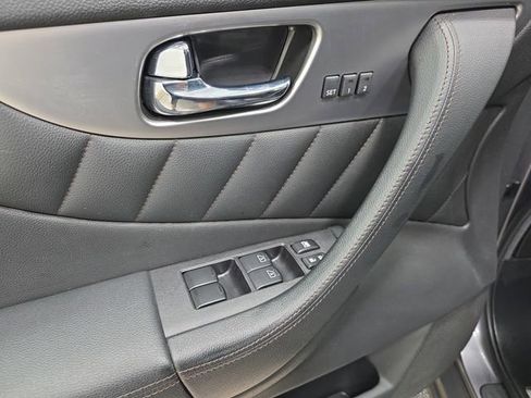 Used 2013 INFINITI FX37 AWD w/ Premium Pkg image 28
