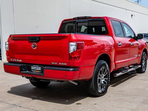 Used 2020 Nissan Titan SV w/ SV Convenience Package AWD/4WD image 9