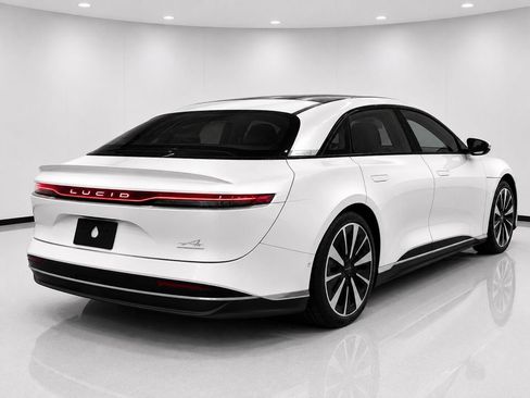 Used 2024 Lucid Air Touring AWD/4WD image 2