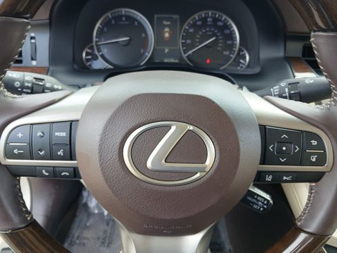 Used 2016 Lexus ES 350 w/ Luxury Package w/Wood Trim FWD image 14