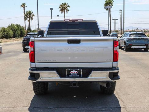 Used 2021 Chevrolet Silverado 2500 LTZ w/ LTZ Plus Package AWD/4WD image 7
