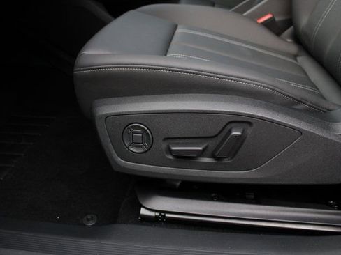 Used 2025 Audi Q4 e-tron Premium Plus AWD/4WD image 5