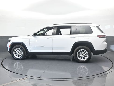 Used 2024 Jeep Grand Cherokee L Laredo image 3