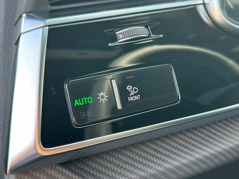 New 2025 Audi RS Q8 performance image 21