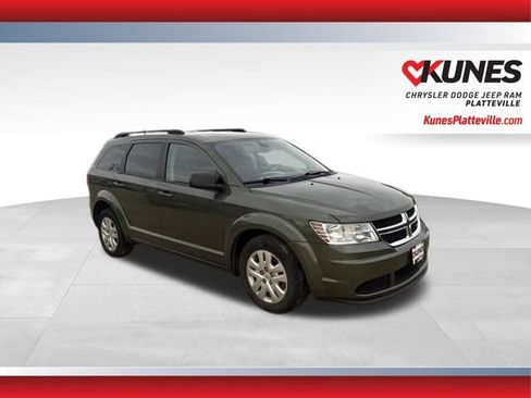 Used 2019 Dodge Journey SE FWD image 1