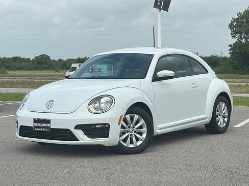 Used 2019 Volkswagen Beetle 2.0T Final Edition SEL image 2