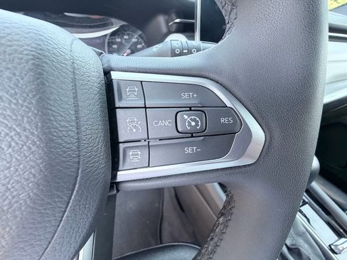 Used 2025 Jeep Compass Limited AWD/4WD image 14