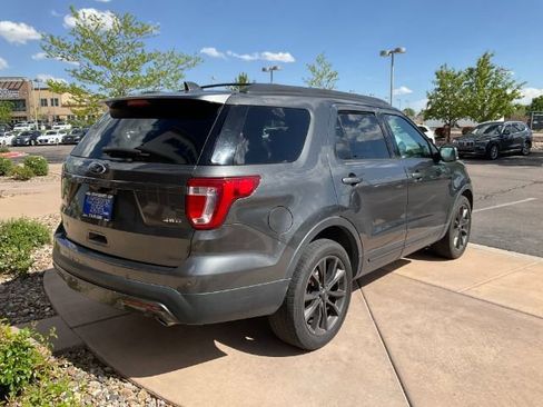 Used 2017 Ford Explorer XLT w/ Equipment Group 202A AWD/4WD image 7