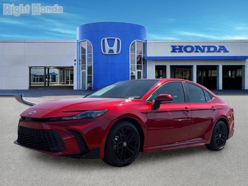 Used 2025 Toyota Camry SE w/ Multimedia Upgrade Package FWD image 2