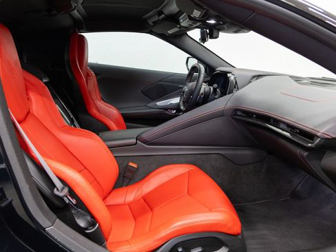 Used 2025 Chevrolet Corvette Z06 RWD image 12