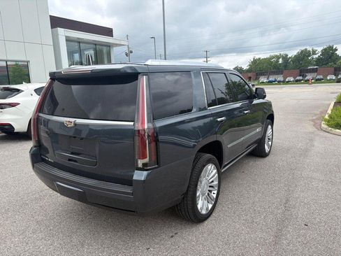 Used 2019 Cadillac Escalade Platinum AWD/4WD image 3