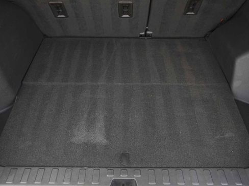 Used 2024 GMC Terrain SLE image 27