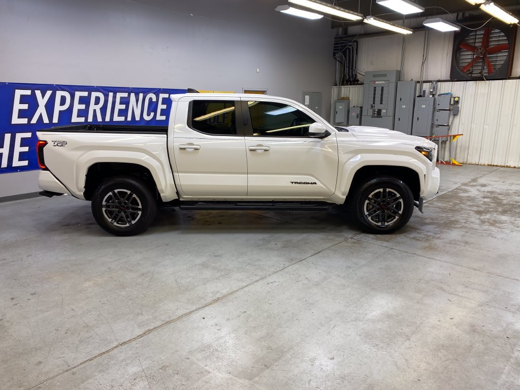 Used 2025 Toyota Tacoma TRD Sport RWD image 8