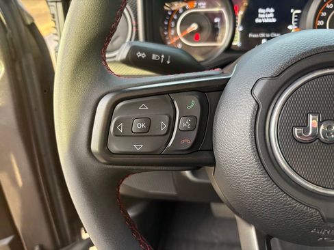 Used 2024 Jeep Wrangler Unlimited Rubicon image 24