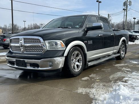 Used 2016 RAM 1500 Laramie w/ Convenience Group image 2