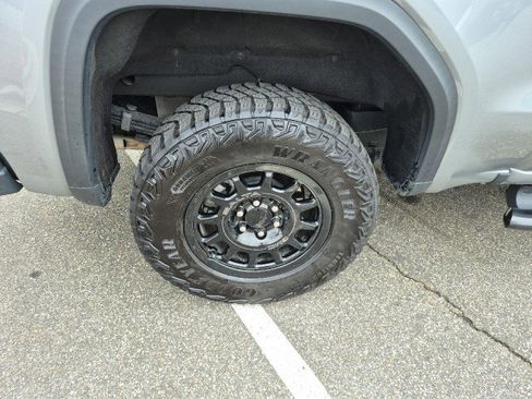 Used 2024 GMC Sierra 1500 AT4X w/ AT4X AEV Edition image 17