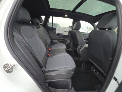 New 2026 Volkswagen Tiguan SE R-Line AWD/4WD image 15