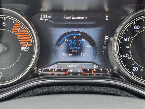 Used 2019 Jeep Cherokee Trailhawk AWD/4WD image 21